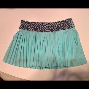 Lulu lemon green pleated skort Size 4